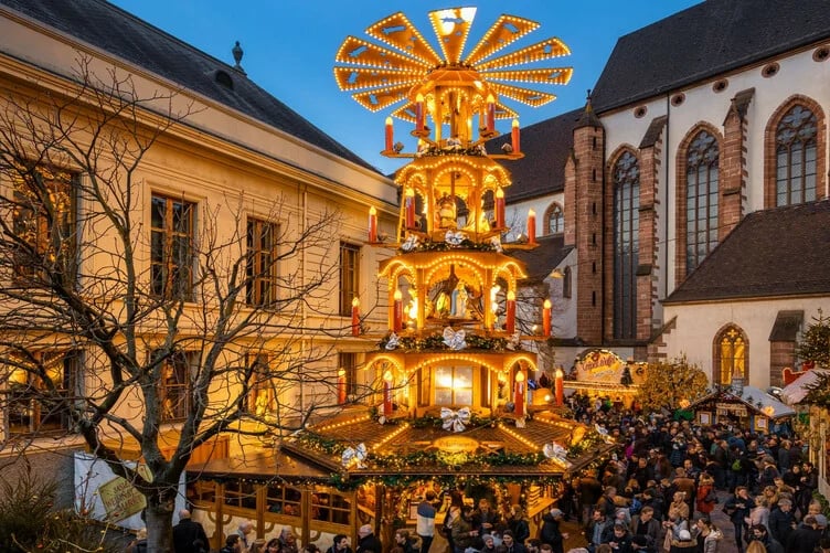 weihnachtspyramide-weihnachtsmarkt-basel-752x501